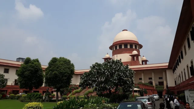 Supreme Court of India, inside buildings