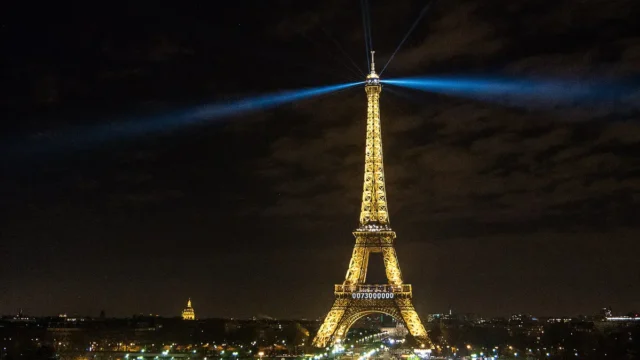 COP21 - Human Energy à la Tour Eiffel à Paris - -climatechange