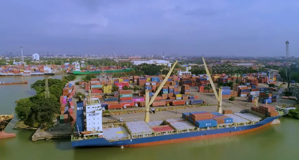 A container ship at Netaji Subhas Dock, Kolkata port, a symbol of India's goods trade