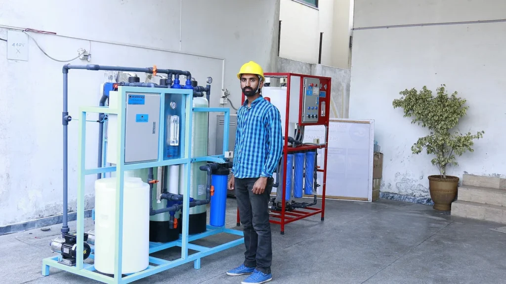 Reverse osmosis water purification plant with filter tanks and pipes