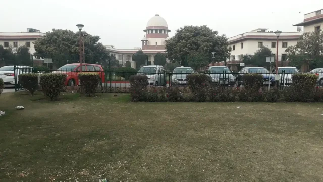 Front view of the Supreme Court of India, which issues writs under Article 32
