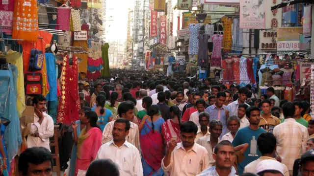 India - Chennai - busy T. Nagar market 2