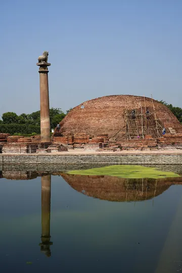 Kolhua, Vaishali, capital of the Vajji confederacy. The lion pillar and brick stupa were built later, in Mauryan times