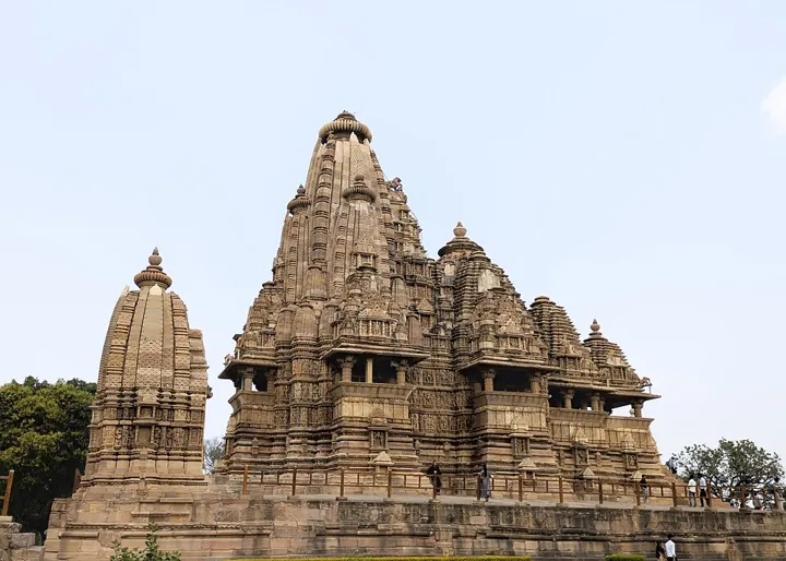 Kandariya Mahadeva Temple, Khajuraho: a Nagara shikhara