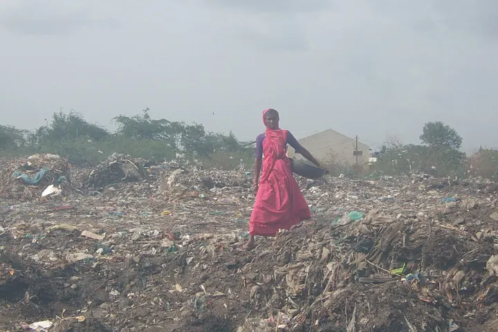 An open, unsanitary dump in Pandharpur, Maharashtra (2008), the kind of site legacy waste plans target